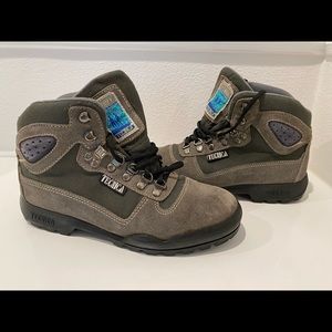 Vintage Tecnica Trekking  Ankle Lace Up Hiking Boots Green Suede Size 8